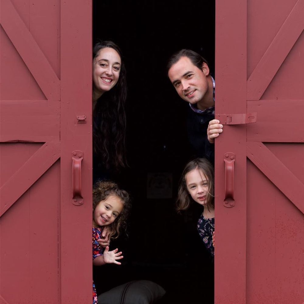 Meet your Posher, Hilary